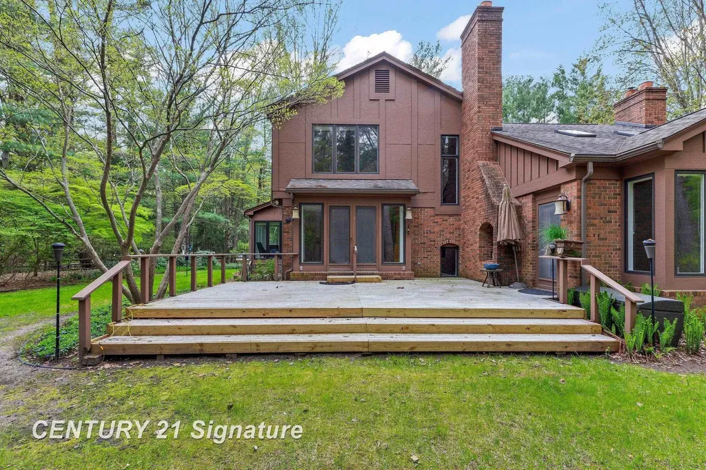 3616 White Pine Way Street Midland City MI 48640