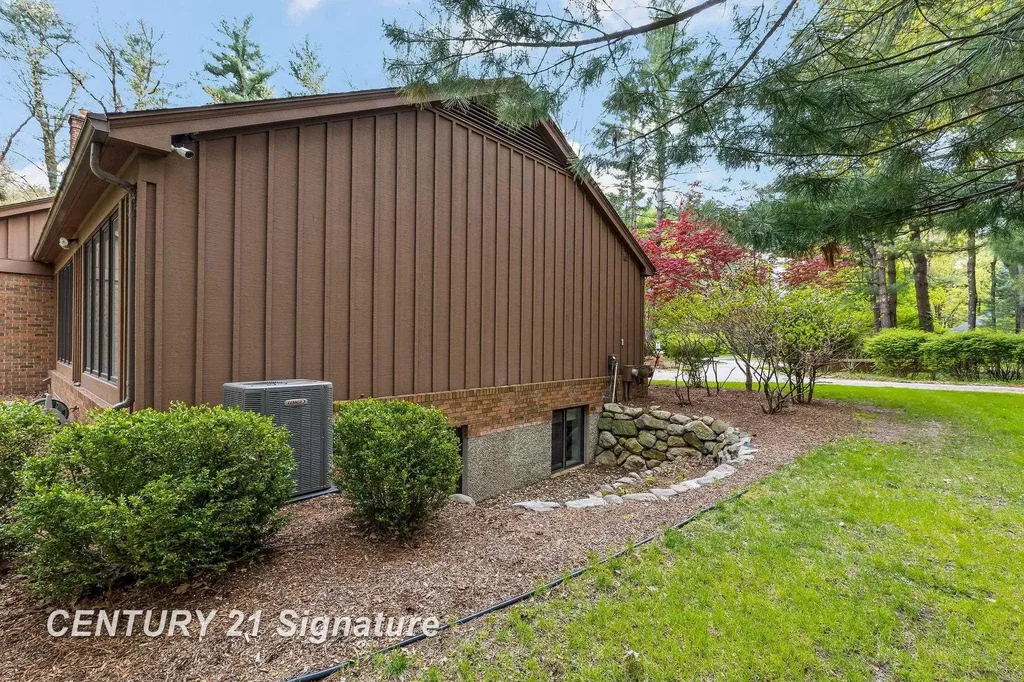 3616 White Pine Way Street Midland City MI 48640