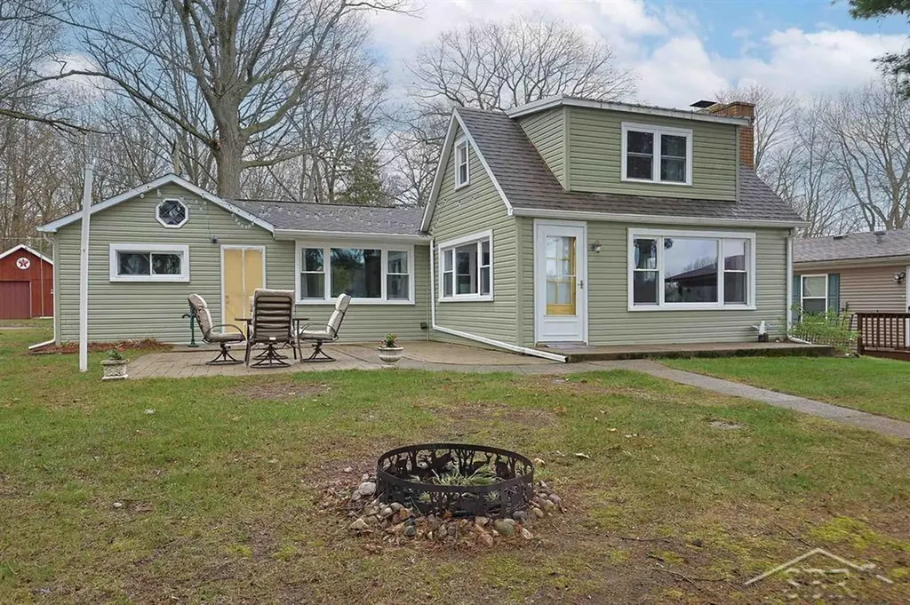 1320 Hillcrest Drive Garfield Township MI 48632