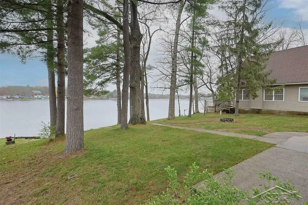 1320 Hillcrest Drive Garfield Township MI 48632