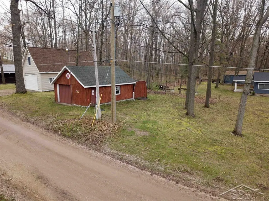 1320 Hillcrest Drive Garfield Township MI 48632