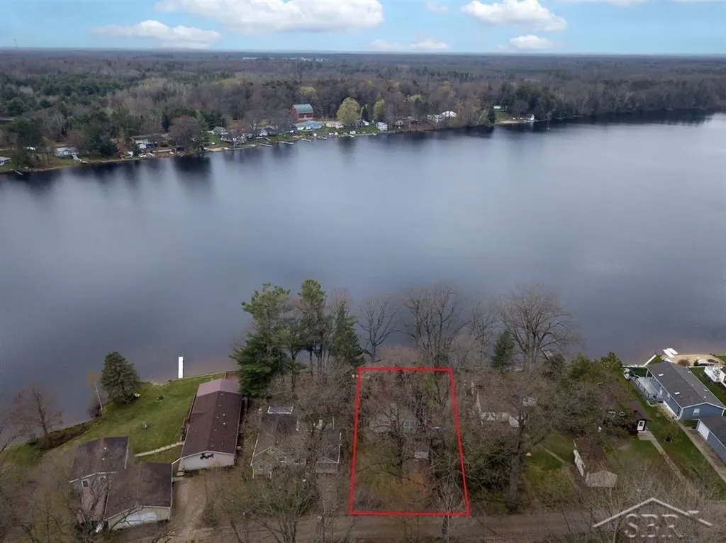 1320 Hillcrest Drive Garfield Township MI 48632