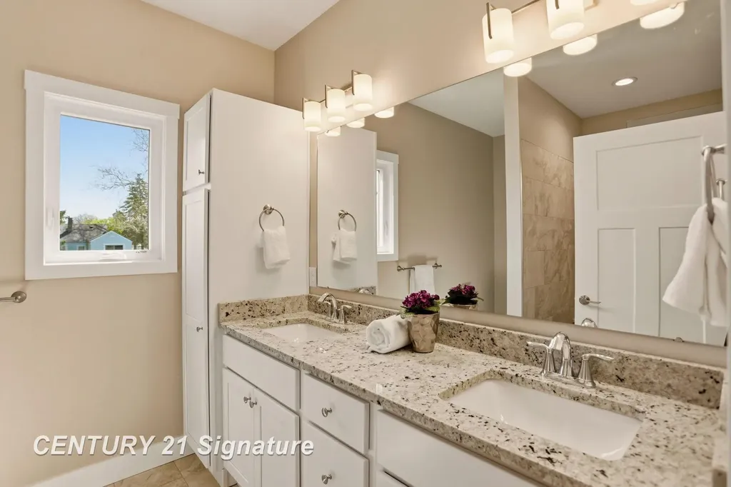 4086 Woodburn Court Saginaw Charter Township MI 48603