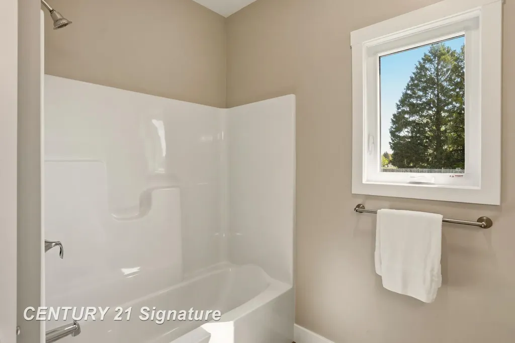 4086 Woodburn Court Saginaw Charter Township MI 48603