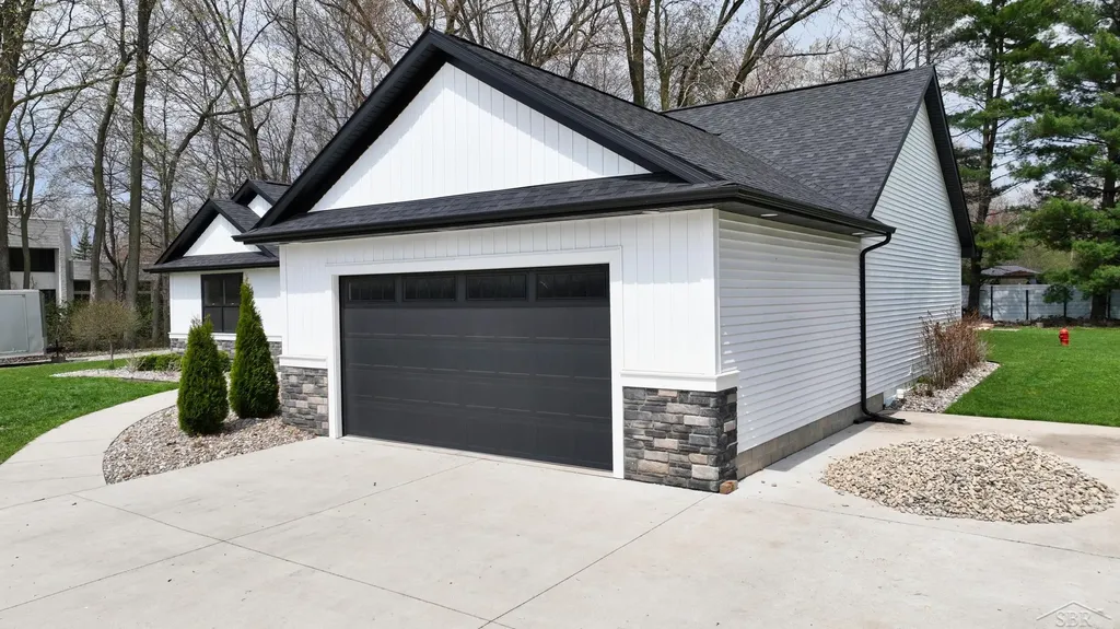 1266 Freeland Road Frankenlust Township MI 48706