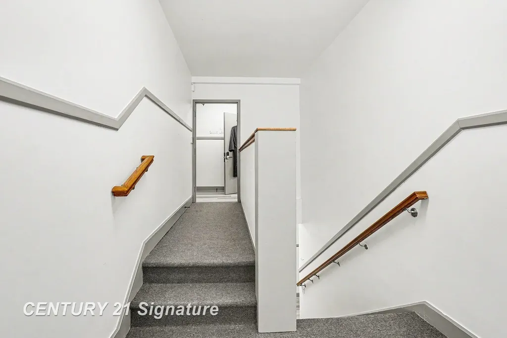 302 Tuscola Road Bay City City MI 48708