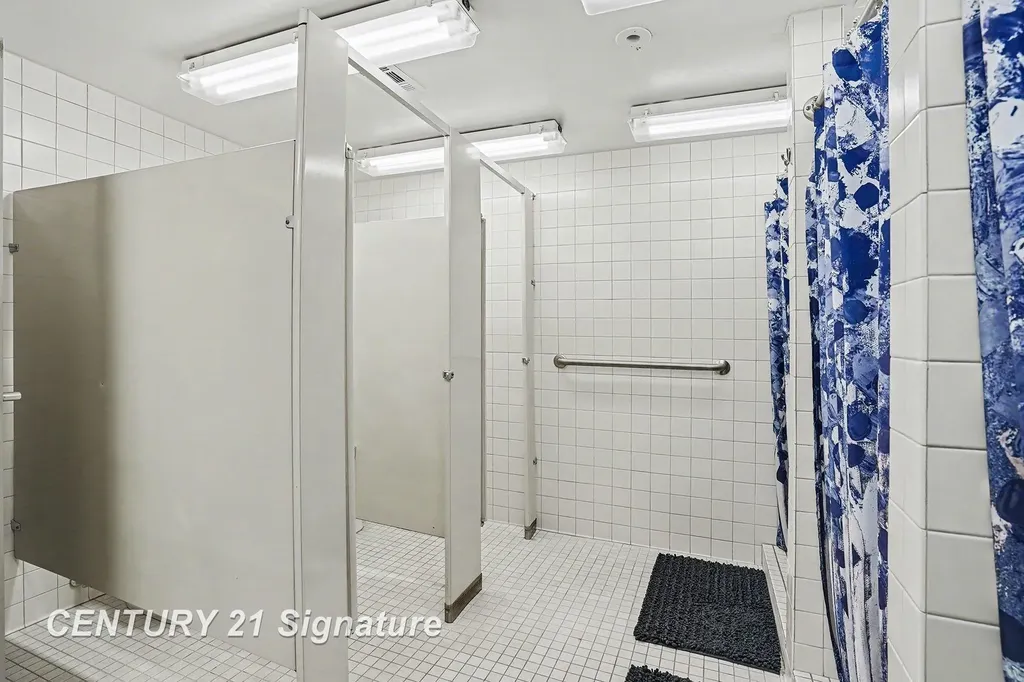 302 Tuscola Road Bay City City MI 48708