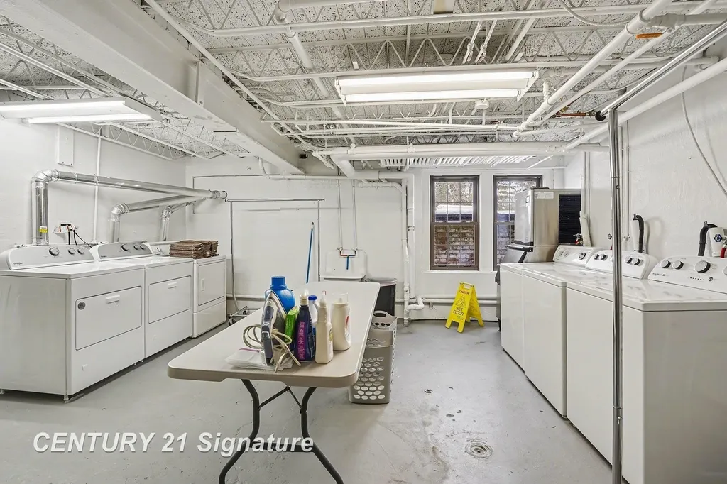 302 Tuscola Road Bay City City MI 48708