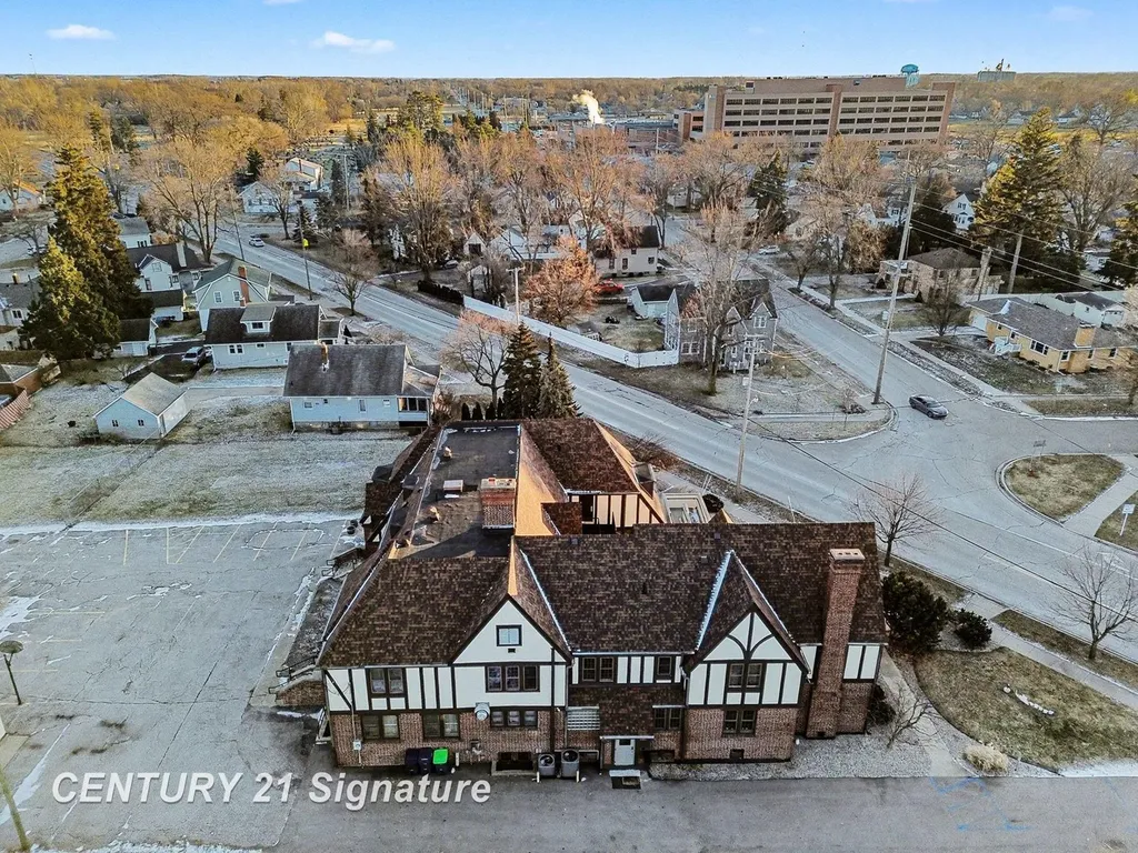 302 Tuscola Road Bay City City MI 48708