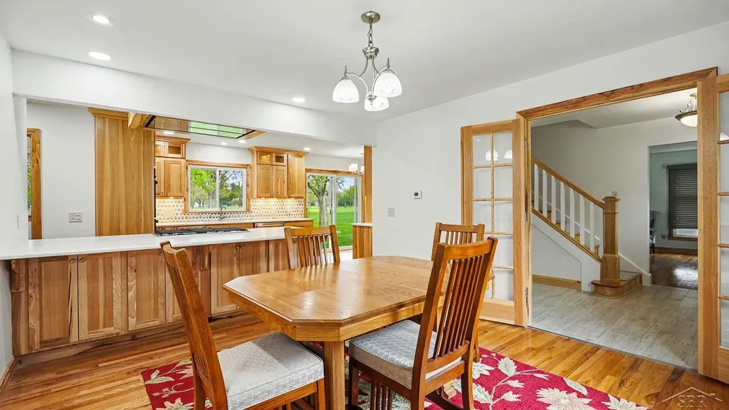 341 Foxboro Road Saginaw Charter Township MI 48638