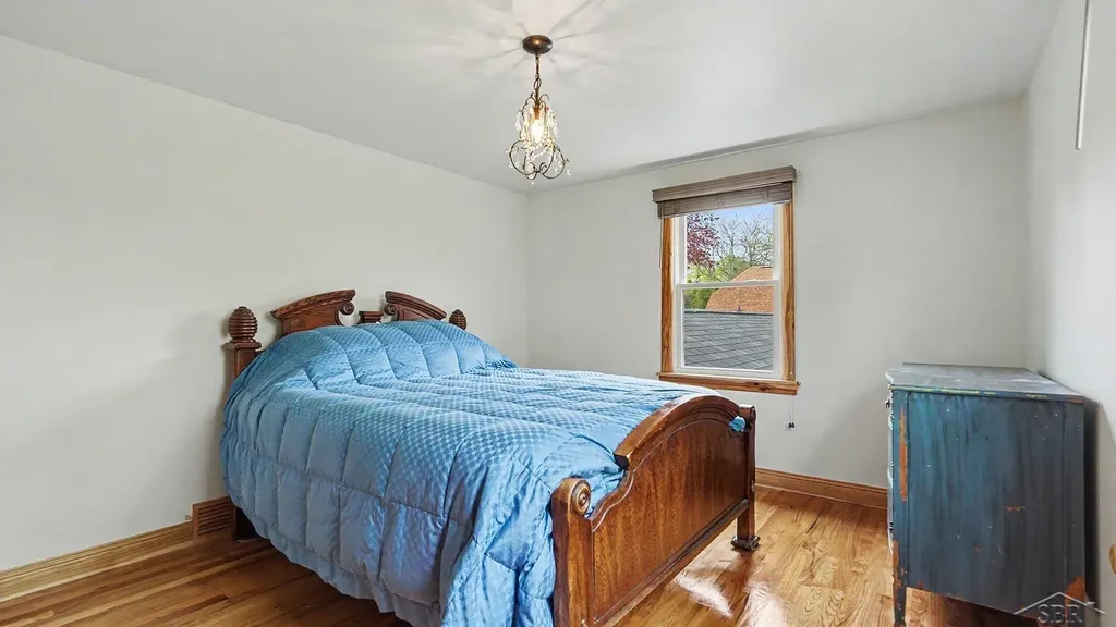 341 Foxboro Road Saginaw Charter Township MI 48638