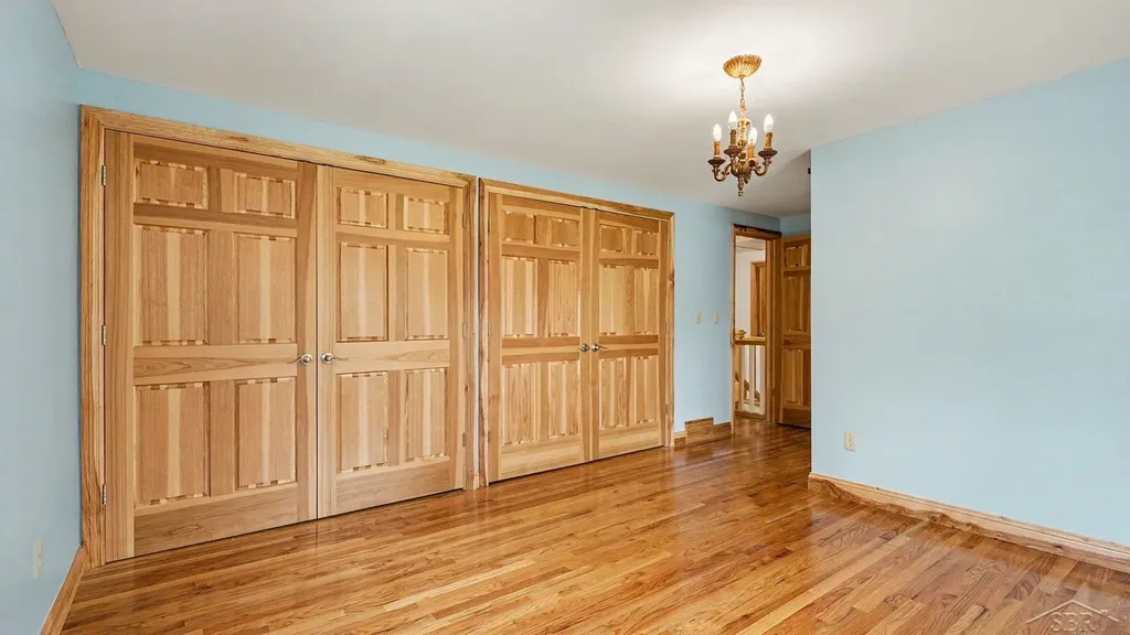 341 Foxboro Road Saginaw Charter Township MI 48638