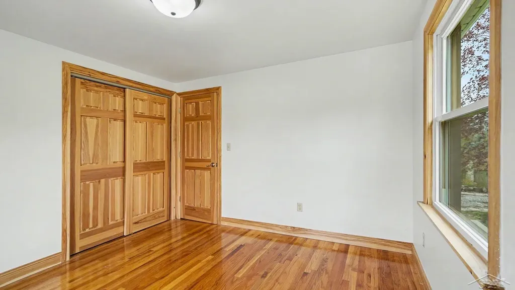 341 Foxboro Road Saginaw Charter Township MI 48638