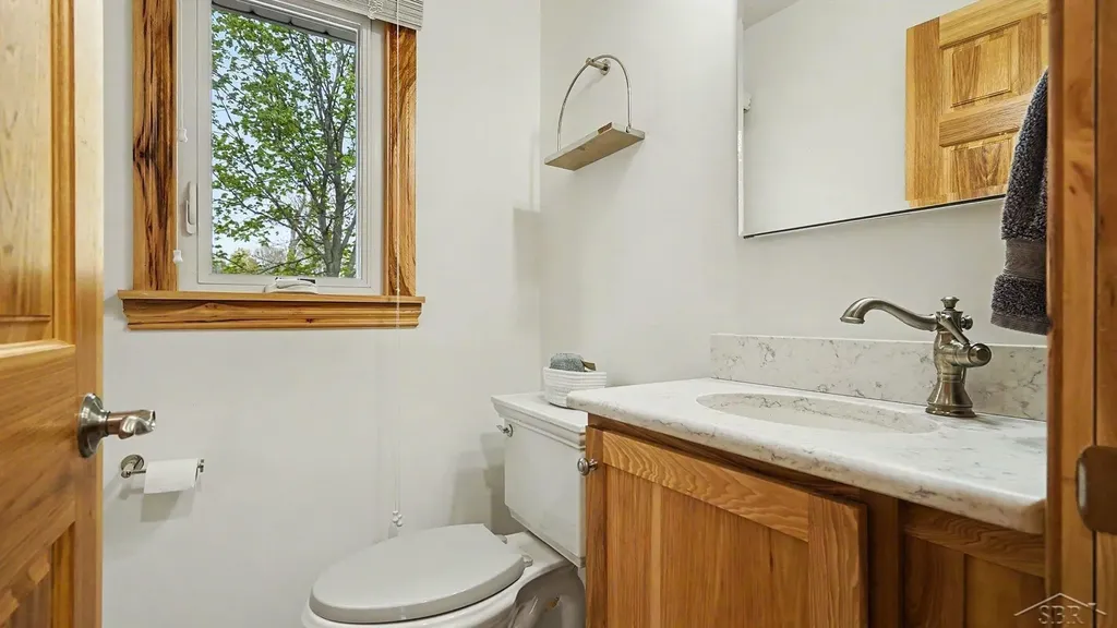 341 Foxboro Road Saginaw Charter Township MI 48638