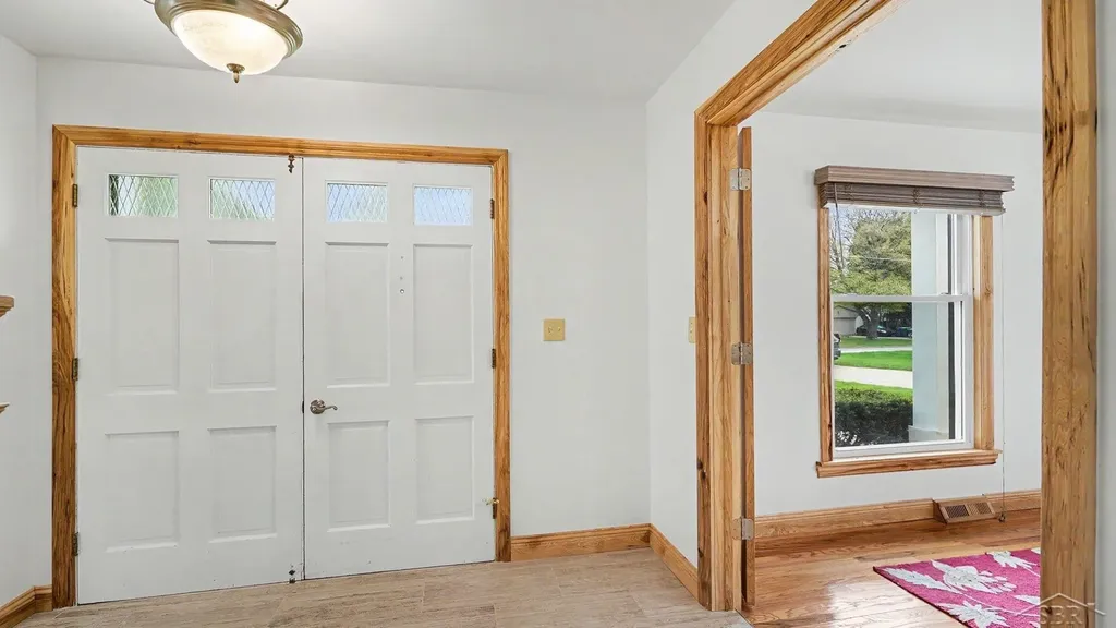 341 Foxboro Road Saginaw Charter Township MI 48638