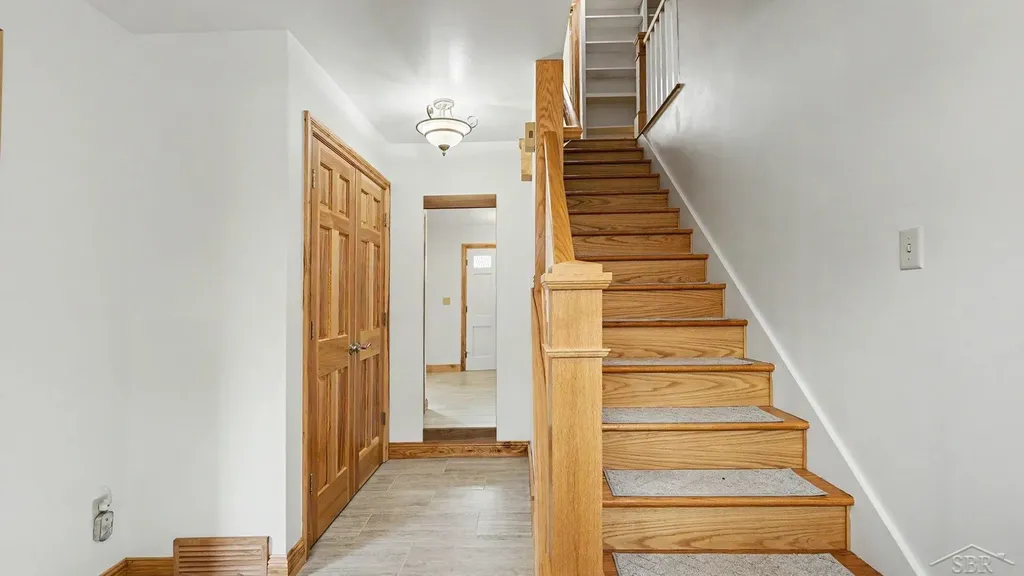 341 Foxboro Road Saginaw Charter Township MI 48638