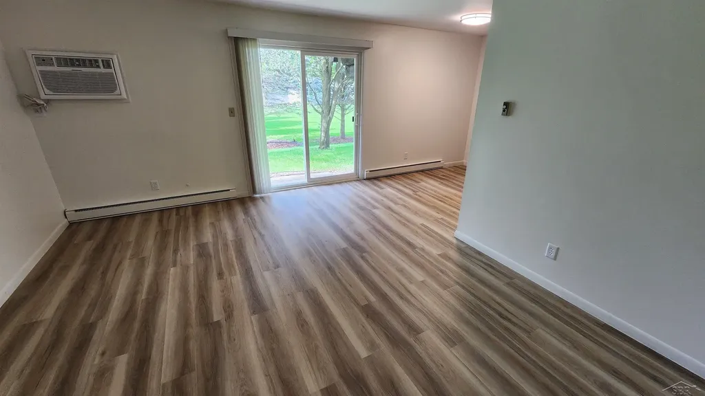240 W Tuscola Unit 4 Street Frankenmuth City MI 48734