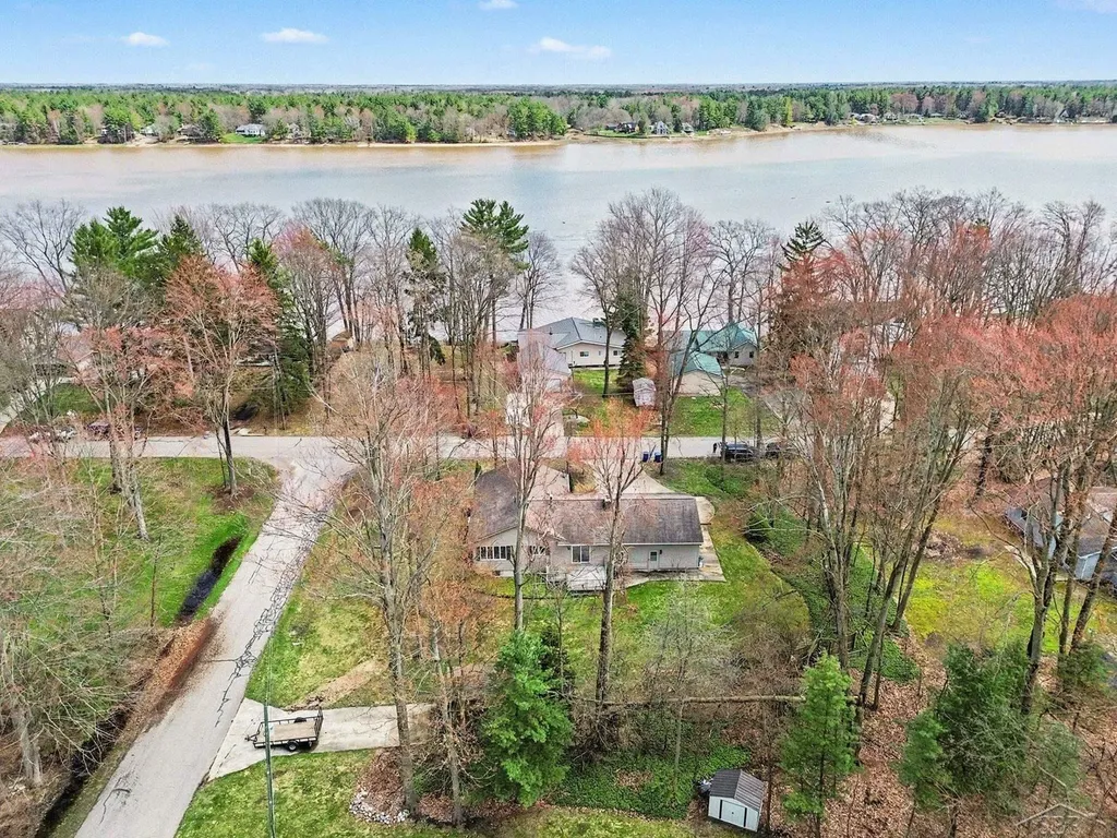 3323 Lakeside Drive Jerome Township MI 48657