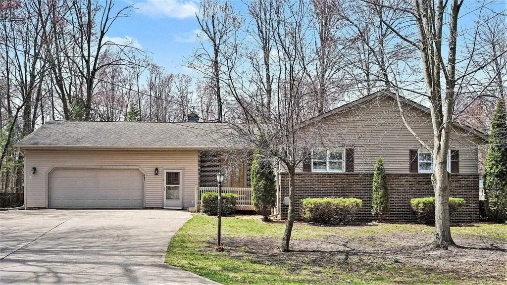 3323 Lakeside Drive Jerome Township MI 48657