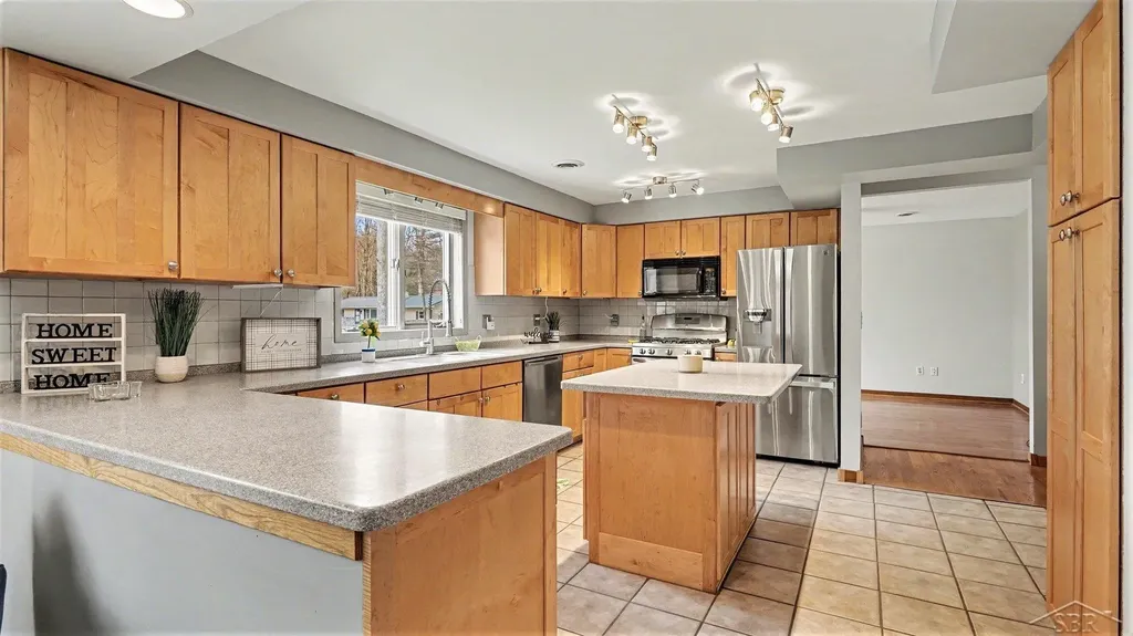 3323 Lakeside Drive Jerome Township MI 48657