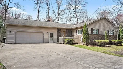 3323 Lakeside Drive Jerome Township MI 48657