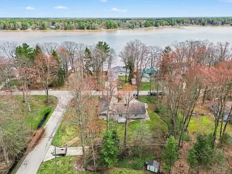 3323 Lakeside Drive Jerome Township MI 48657