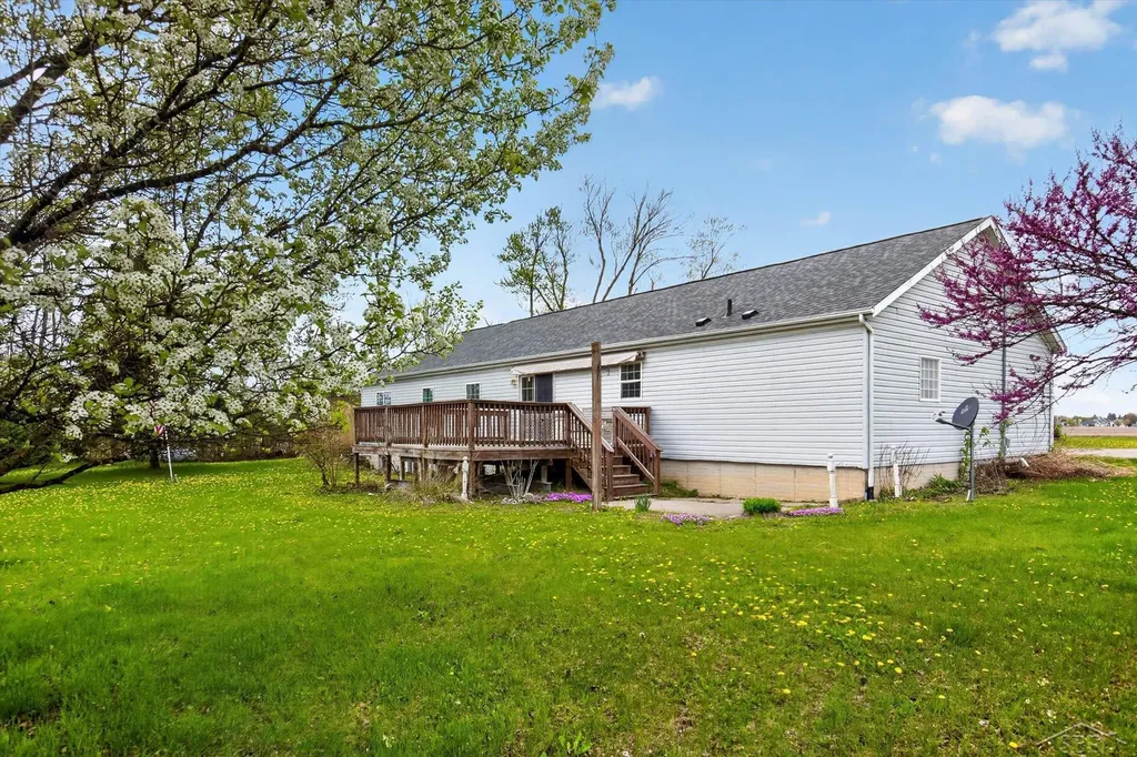 11087 Pierce Road Tittabawassee Township MI 48623
