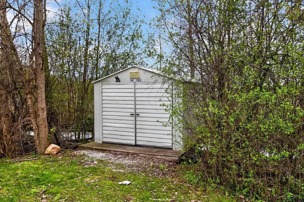 11087 Pierce Road Tittabawassee Township MI 48623