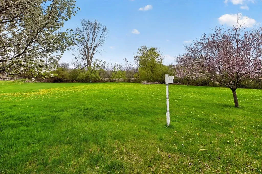 11087 Pierce Road Tittabawassee Township MI 48623