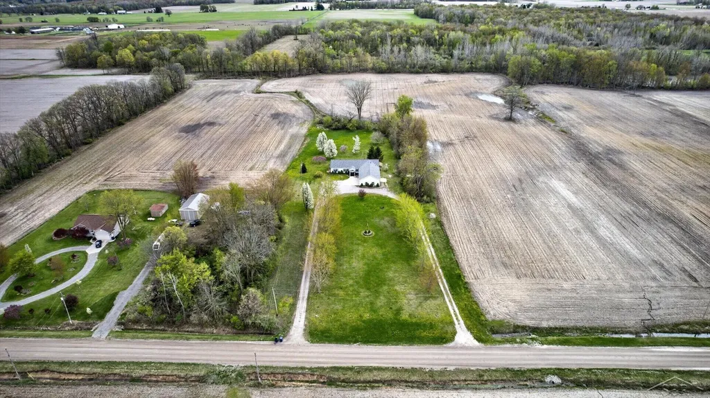11087 Pierce Road Tittabawassee Township MI 48623