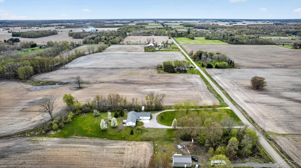 11087 Pierce Road Tittabawassee Township MI 48623