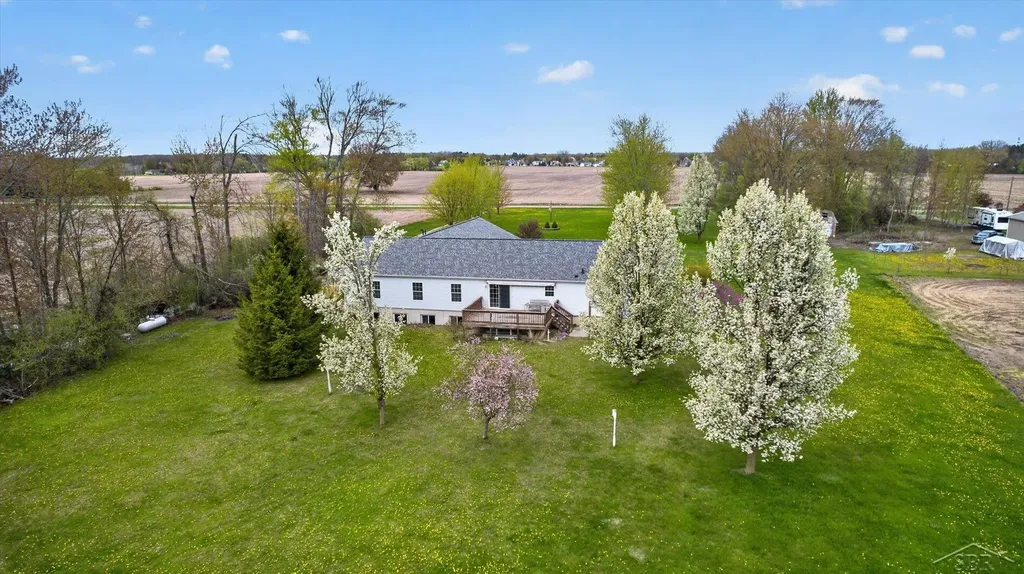11087 Pierce Road Tittabawassee Township MI 48623