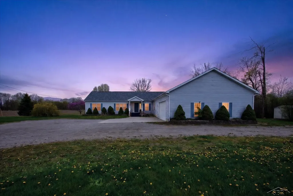 11087 Pierce Road Tittabawassee Township MI 48623