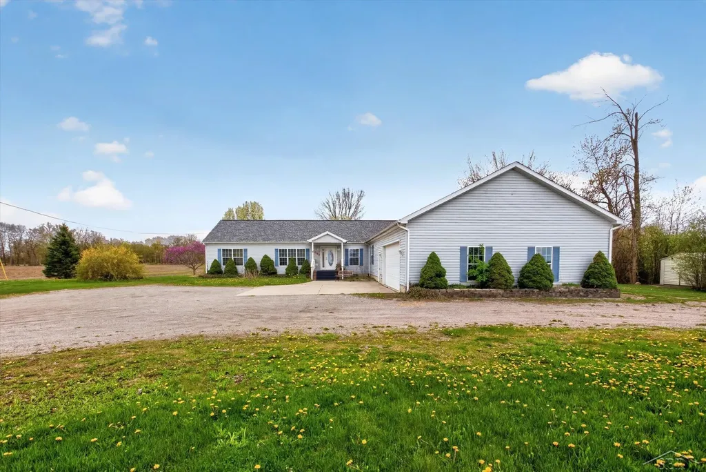 11087 Pierce Road Tittabawassee Township MI 48623