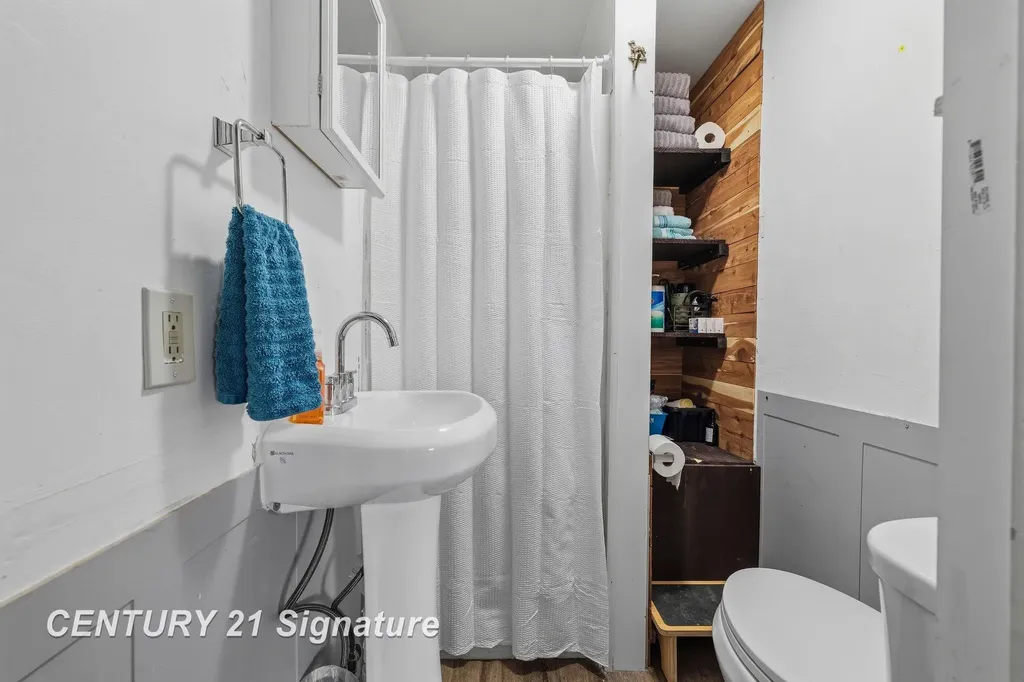 223 Harrison Drive Thomas Township MI 48609