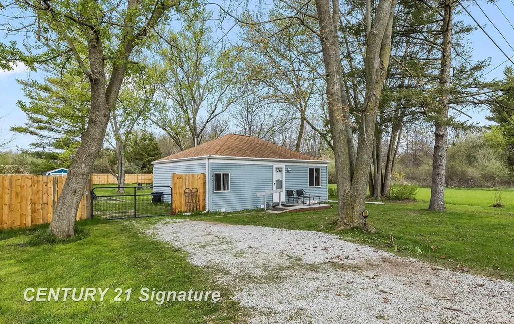 223 Harrison Drive Thomas Township MI 48609