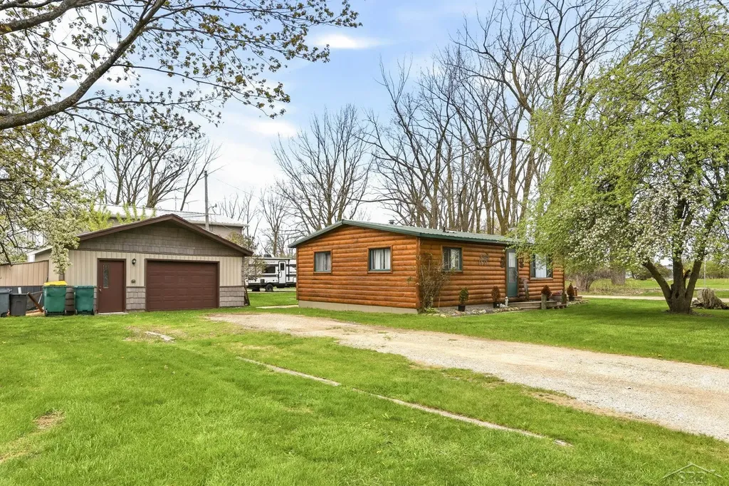 200 Sunrise Bangor Charter Township MI 48706