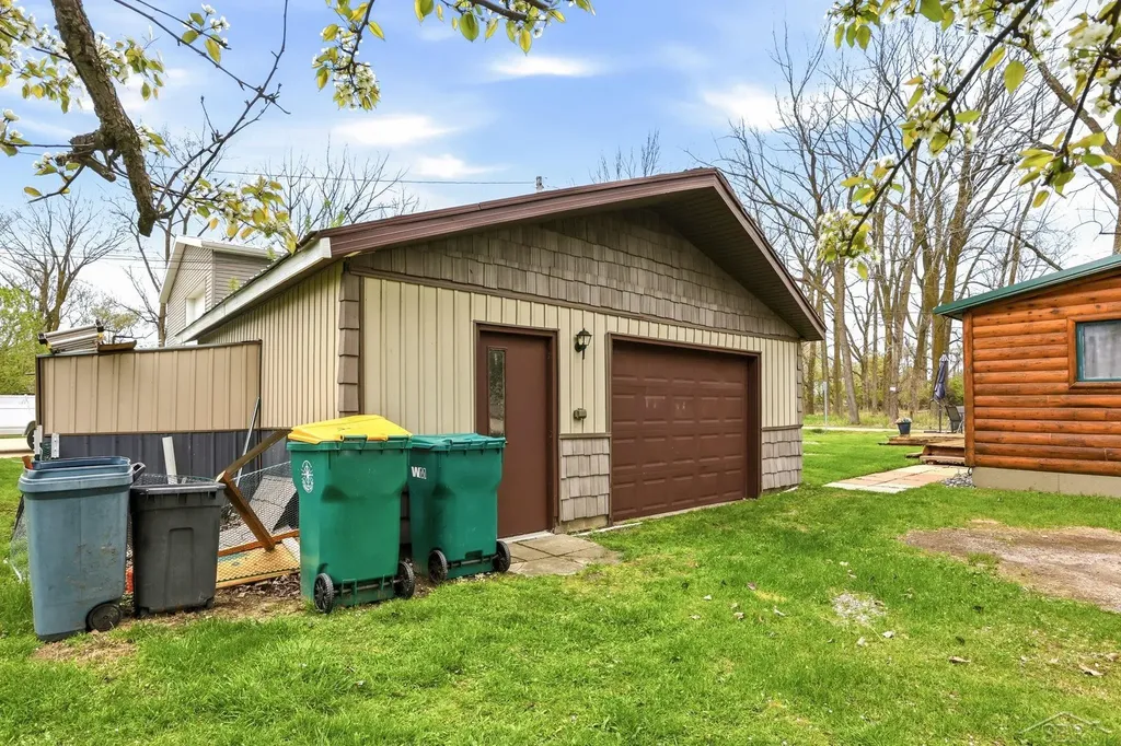 200 Sunrise Bangor Charter Township MI 48706