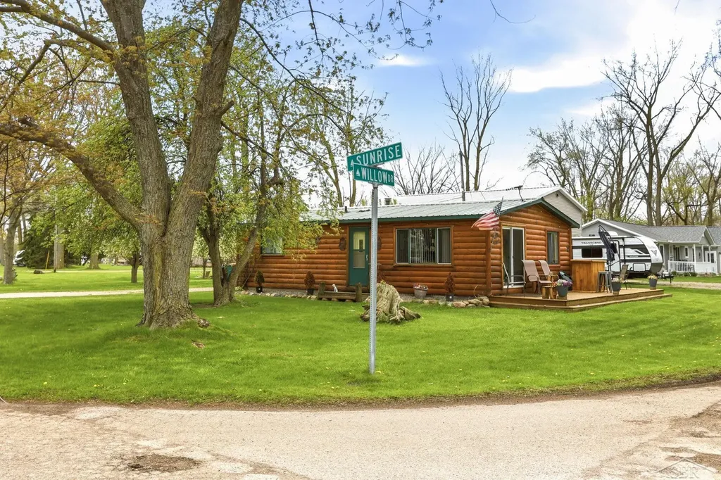 200 Sunrise Bangor Charter Township MI 48706