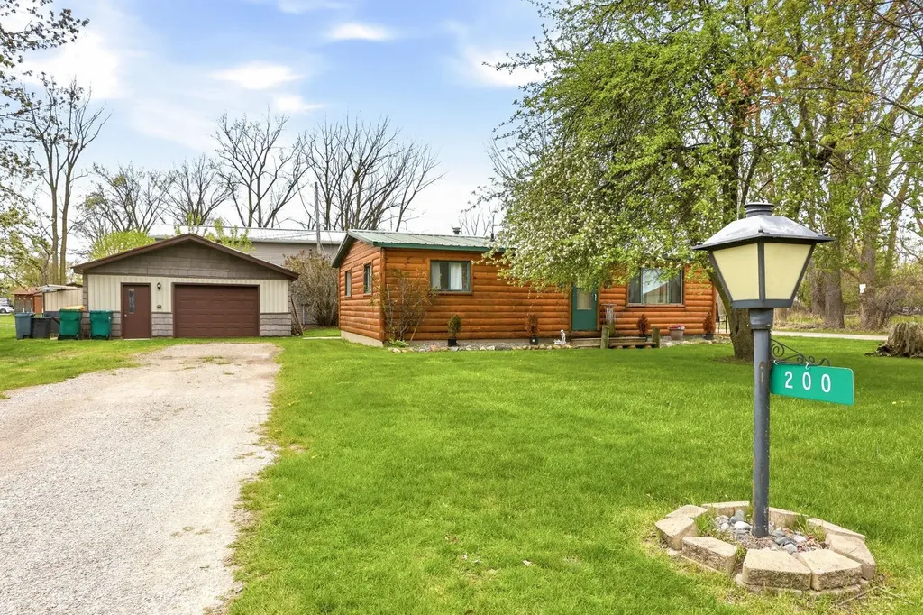 200 Sunrise Bangor Charter Township MI 48706