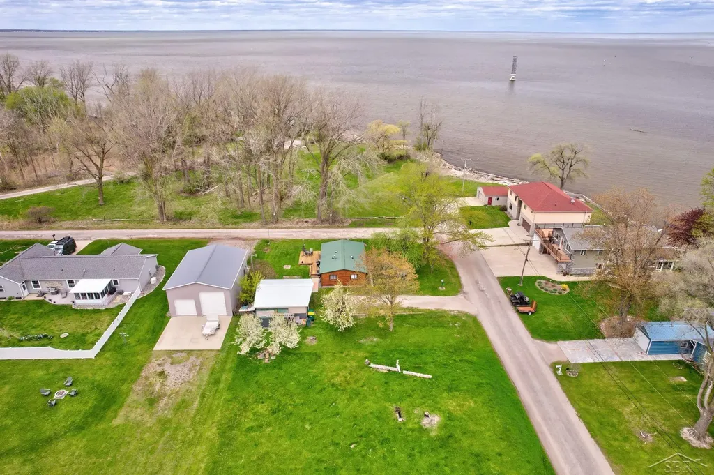200 Sunrise Bangor Charter Township MI 48706