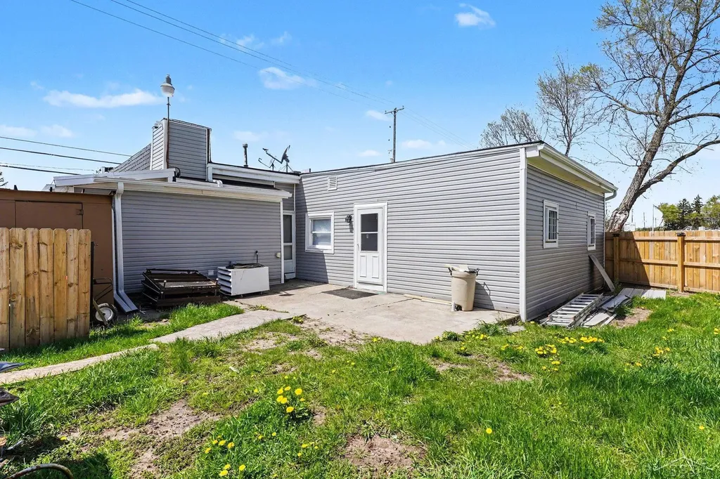 5463 Dixie Highway Bridgeport Charter Township MI 48601