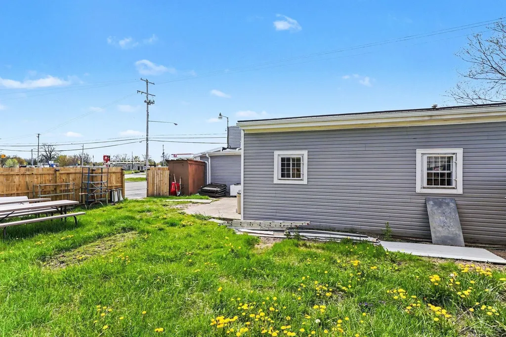 5463 Dixie Highway Bridgeport Charter Township MI 48601
