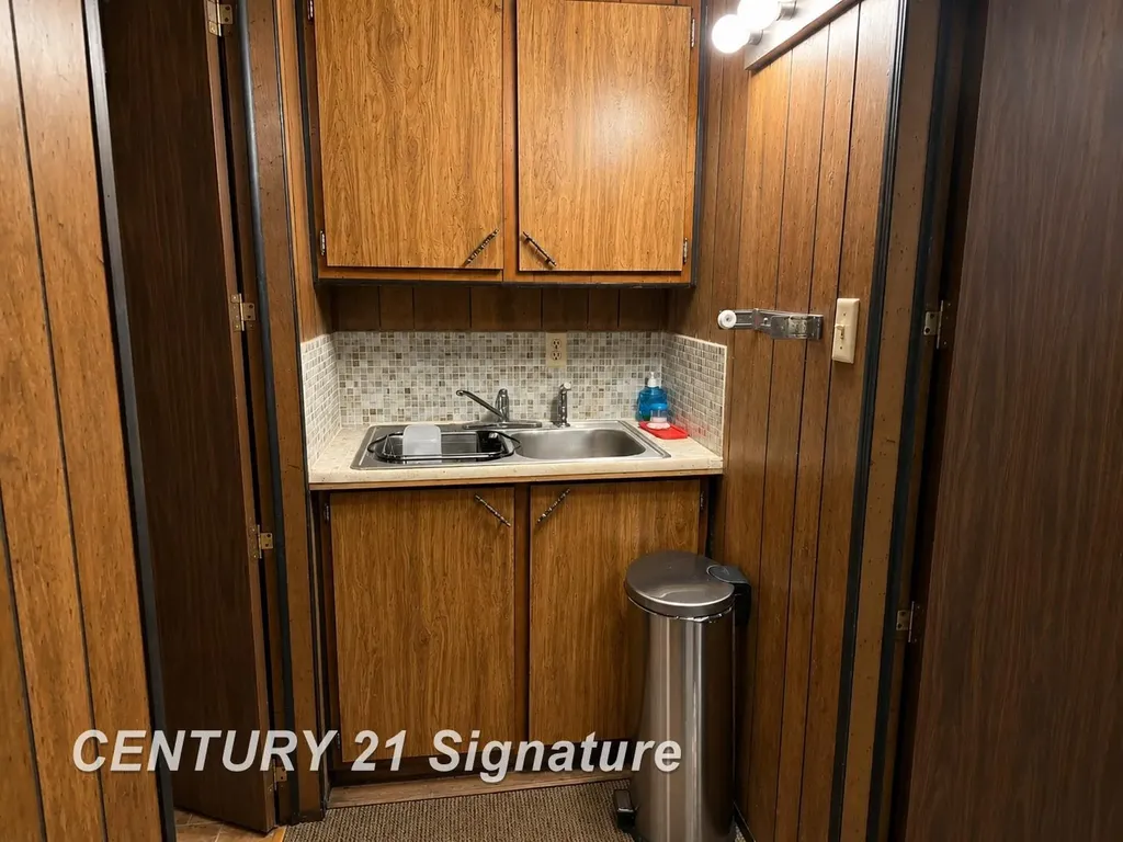 3175 Coolidge Road Warren Township MI 48612