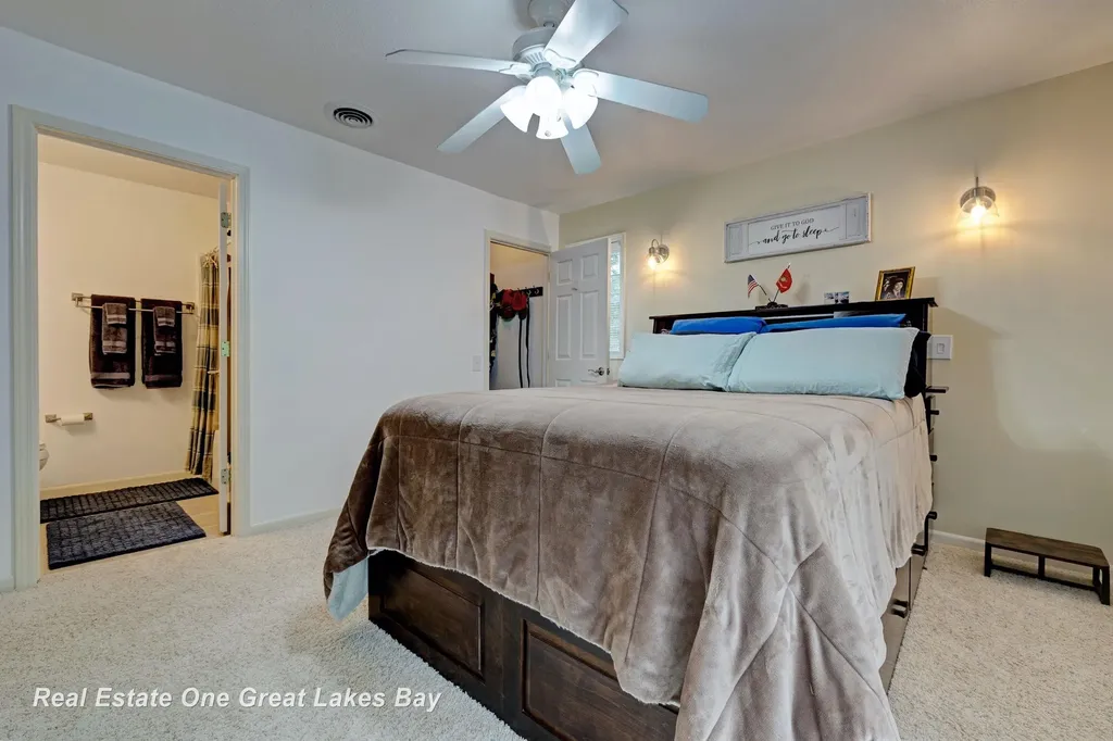 1015 E Lincoln Street East Tawas City MI 48730
