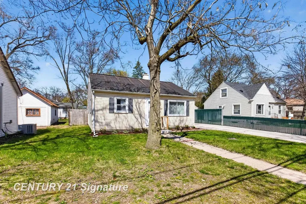1307 E Haley Road Midland City MI 48642
