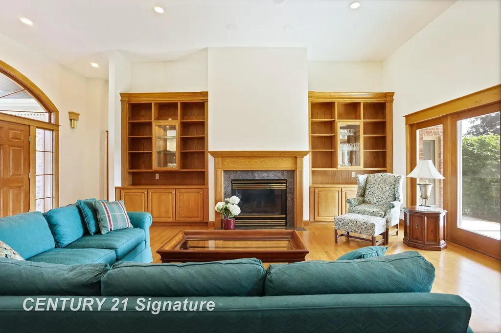 43 Sawmill Creek Trail Saginaw Charter Township MI 48603