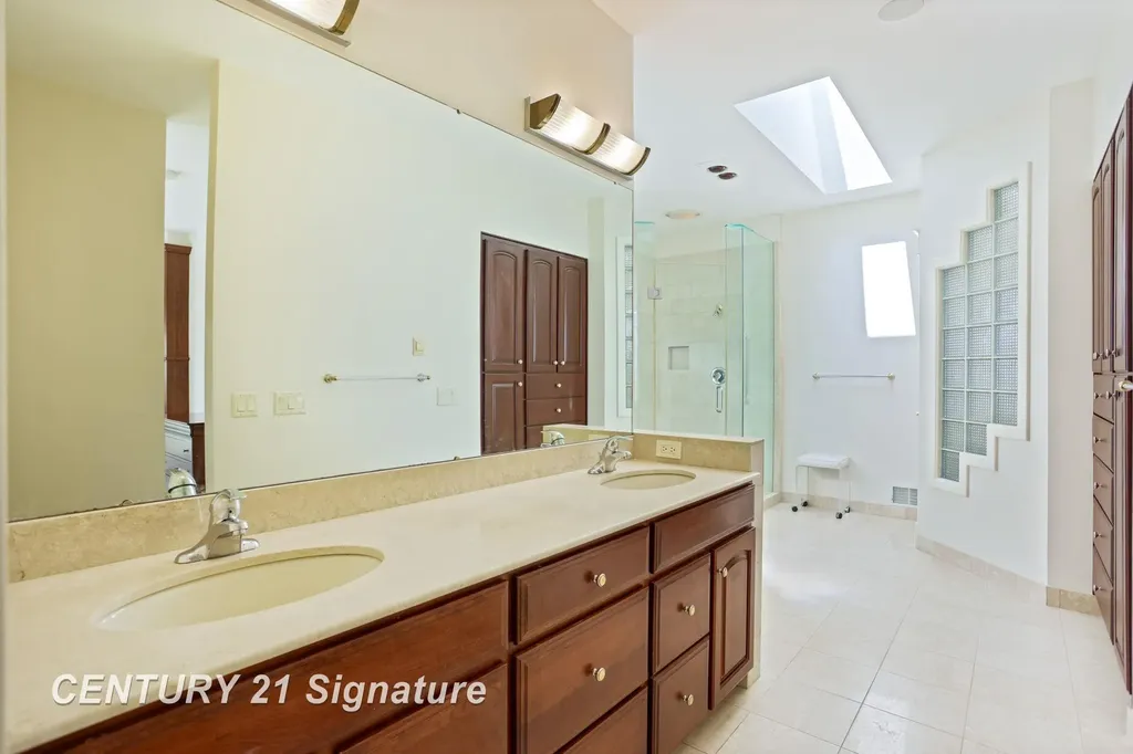 43 Sawmill Creek Trail Saginaw Charter Township MI 48603