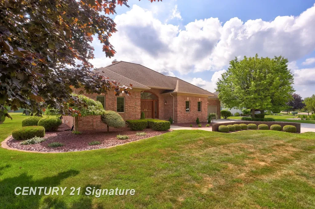 43 Sawmill Creek Trail Saginaw Charter Township MI 48603