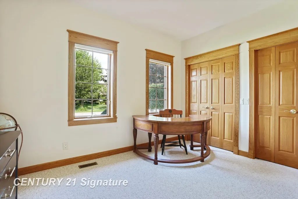 43 Sawmill Creek Trail Saginaw Charter Township MI 48603